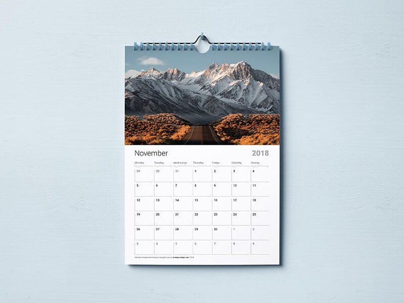 Free wall calendar mockup